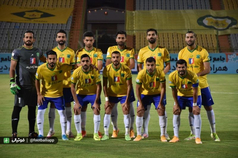 غیبت ۴ بازیکن و سرمربی صنعت نفت برابر تراکتور