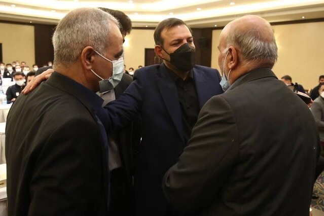 فائقی: به نظر هیاترئیسه فوتبال از پاچهخاری رئیس بیرون آمده است