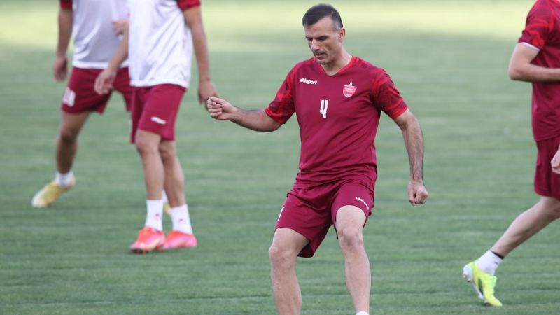 ابهام روز؛ نقش حسینی در پرسپولیس فصل آینده چیست؟