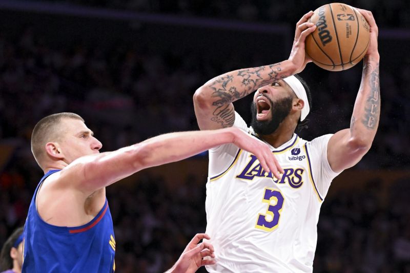 پلیآف NBA/ لبرانی که دیگر پادشاه نیست/ لیکرز در یک قدمی جارو شدن