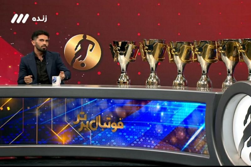 اولین کری خوانی پرسپولیسیها بعد از فتح لیگ برتر بیست و دوم در استودیوی فوتبال برتر