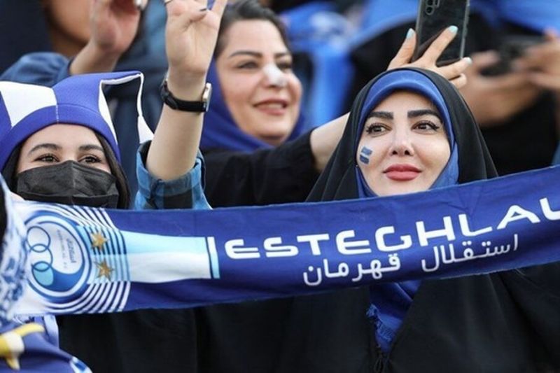 طالقانی: حضور بانوان در ورزشگاهها با ابلاغ فدراسیون بلامانع است/ مخالفتی با منصوریان نداشتم