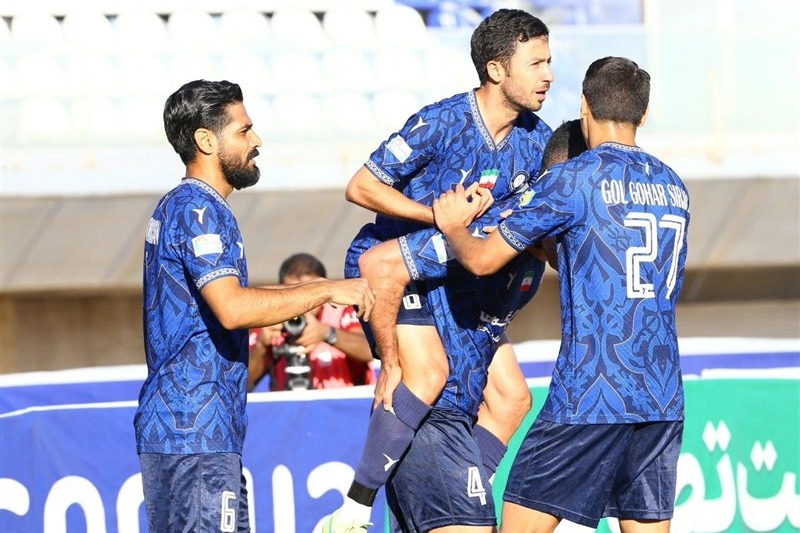 هافبک گلگهر در بلاتکلیفی کامل