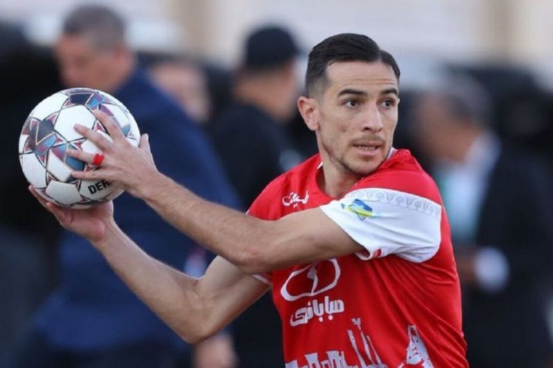 انتقاد صریح و بیپرده حمید درخشان از وینگر پرسپولیس؛ احمدزاده بازیکن استانداردی نیست!