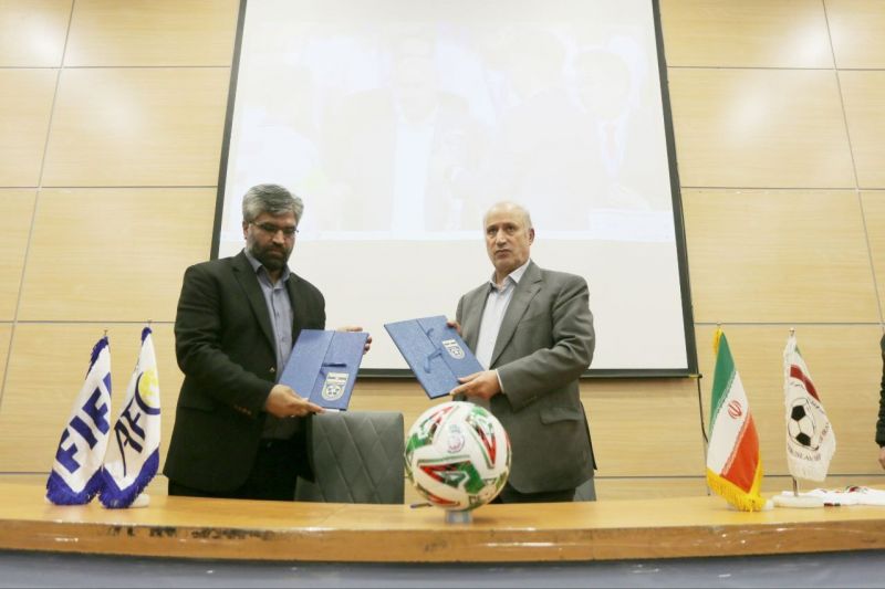 امضای تفاهمنامه همکاری فدراسیون فوتبال با صدا و سیما برای جام رمضان