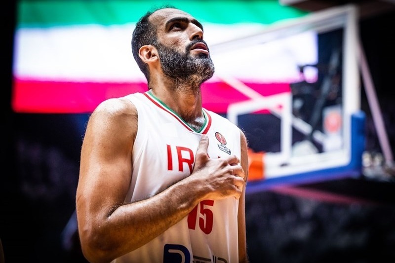پیراهن شماره ۱۵ حامد حدادی بایگانی میشود