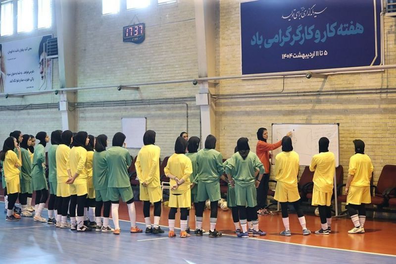شریف 27 بازیکن را به اردو فراخواند