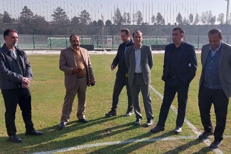 نمونهبرداری از چمن ورزشگاه تختی