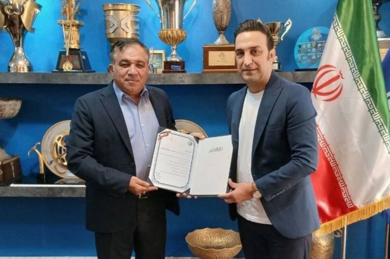 در نقد استوریهای پوپولیستی واعظی، مدیررسانهای استقلال؛ حداقل غلط املایی نداشته باش! (عکس)