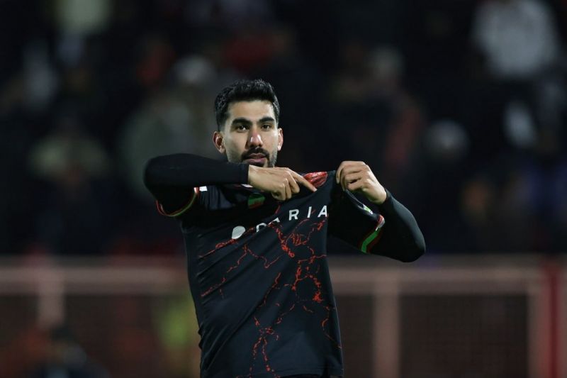 افزایش فالورهای شکاری در اینستاگرام؛ بوسه شیرین به لوگوی پرسپولیس!