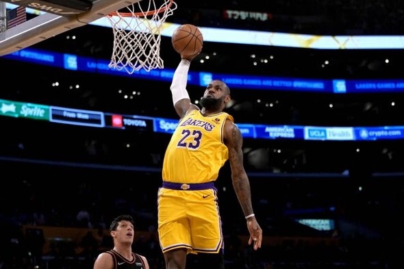 رکورد جدید برای پادشاه ۴۱ ساله NBA