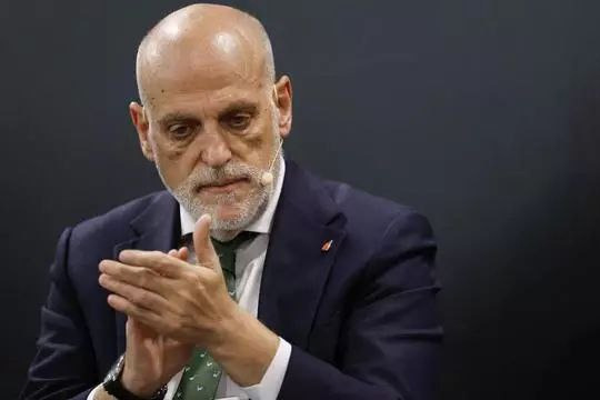 تباس به لیگ برتر انگلیس طعنه زد