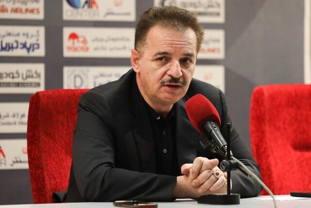 زنوزی، ایافسی را به جانبداری از عربستان متهم کرد!