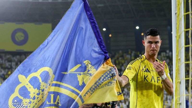 واکنش رونالدو به شعار هواداران الاهلی؛ پنج لیگ قهرمانان دارم (عکس)