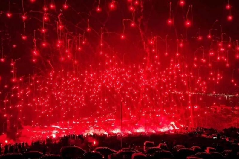 قهرمانی دهم؛ شب سرخ الجزیره زیر باران منور و آتشبازی