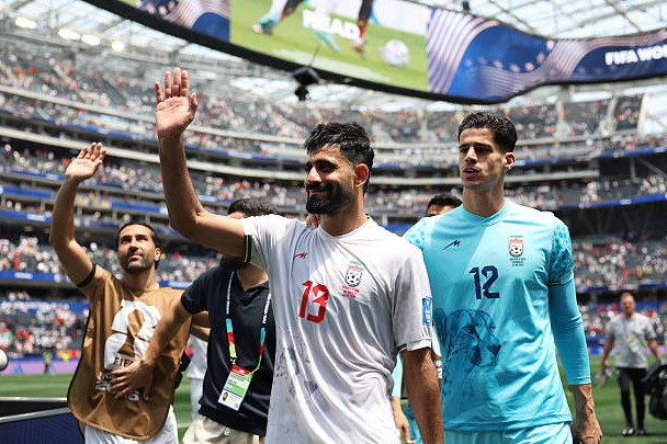 باورنکردنی؛ کورتوآ، کنعانیزادگان را فالو کرد! (عکس)