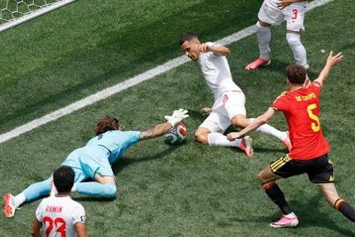 تیم منتخب جام جهانی از نگاه هواسکورد؛ بیرو هم تیمی مسی و هالند شد!