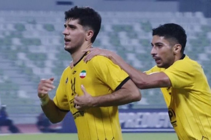 آب پاکی سپاهان روی دست پرسپولیس: یوسفی و لیموچی را نمیدهیم!