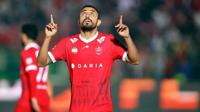 رسمی؛ مهاجم پیشین پرسپولیس بازیکن جدید گلگهر