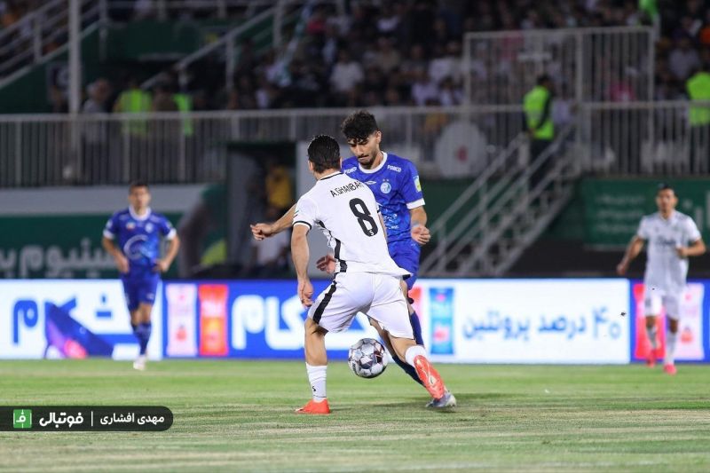 اسکورت مهاجم آلومینیوم توسط مدافعان استقلال!