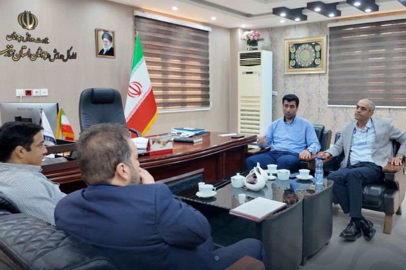پیگیری آمادهسازی ورزشگاه غدیر با حضور مدیرکل ورزش خوزستان