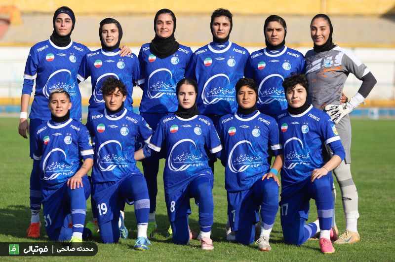 استقلال با الهام از سریال تد لسو، از دربی بانوان رونمایی کرد