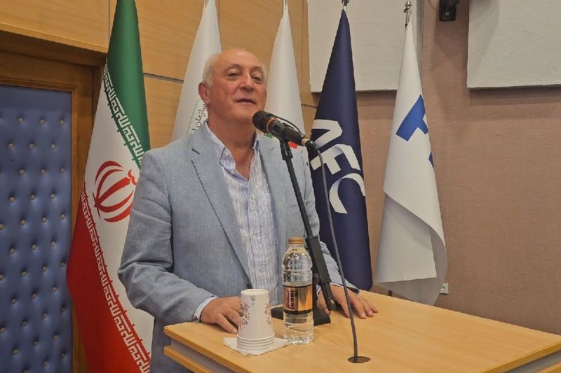 درخواست بهتاش فریبا از تاج: به نوجوانان پاداش دهید