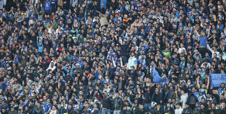 اعتراض شدید استقلالی‌ها به زاهدی‌فرد/داوران با اسکورت از آزادی خارج شدند