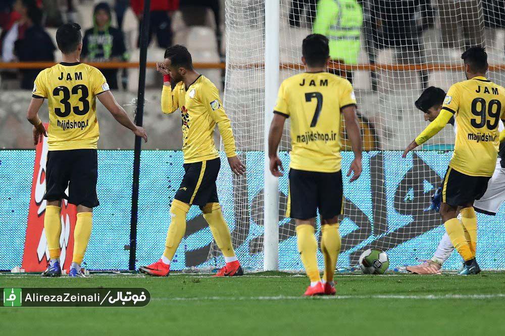 یک پرسپولیسی مانع رسیدن تیم سابق و محبوبش به صدر جدول شد. روحالله سیفاللهی در آخرین بازیش برای پارس جنوبی اجازه نداد تفاضل گل پرسپولیس بیشتر از پدیده شود.