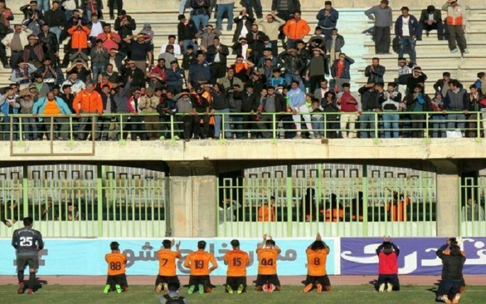 عذرخواهی مسی‎ها از هوادرانشان