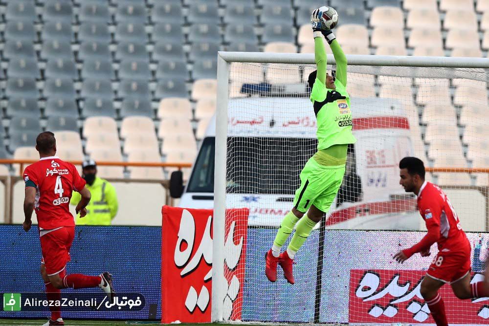 بیرانوند: بازی از دست داور در رفته بود/ هیچ‌کس نمی‌تواند پرسپولیس را زمین بزند