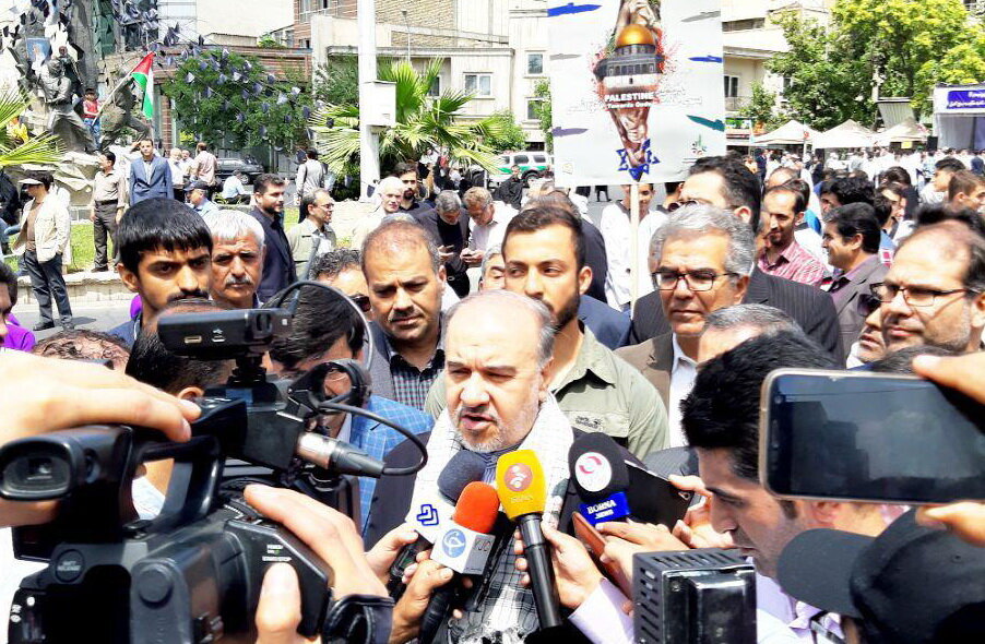 سوژه روز: سازمان لیگ فوتبال تیر خلاص را به وزیر ورزش زد