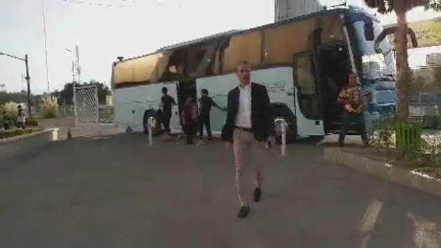اختصاصی/ لحظه ورود کاروان تیم شهر خودرو به استادیوم امام رضا (ع)