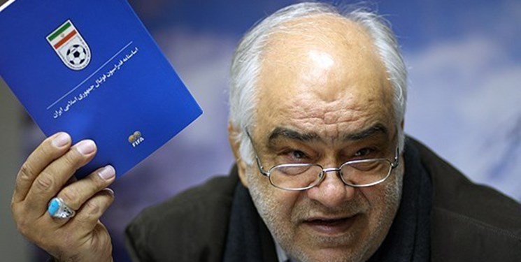 غیاثی: ظاهراً چیدمان داوری برای لجبازی با منتقدان است!/ داوران پر اشتباه بازهم قضاوت میکنند