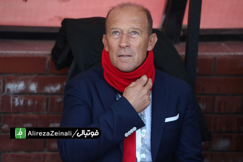 آشوبی: پرسپولیس باکالدرون وقتش را تلف می کند