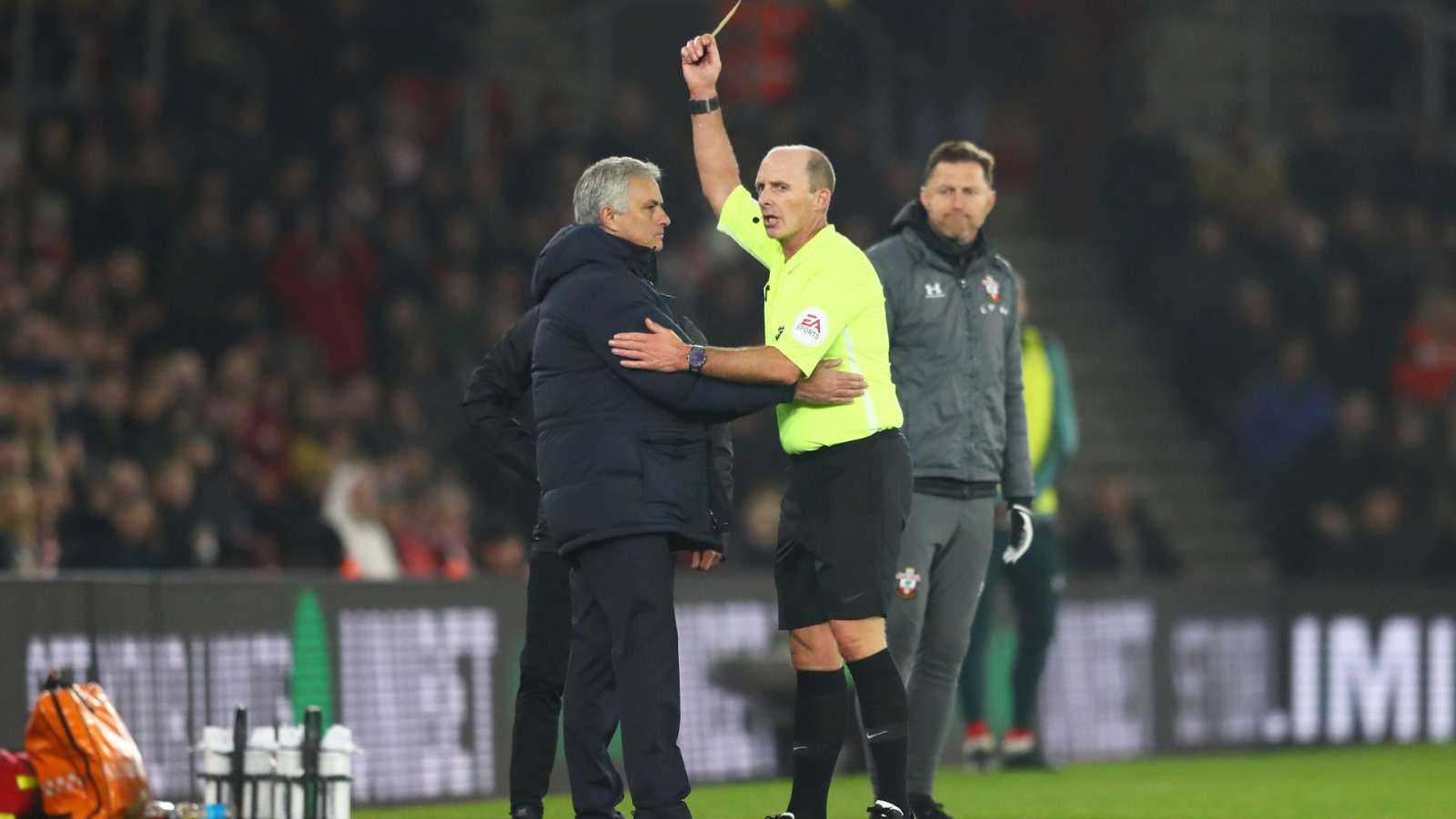 مورینیو: با یک احمق، بیادبانه رفتار کردم