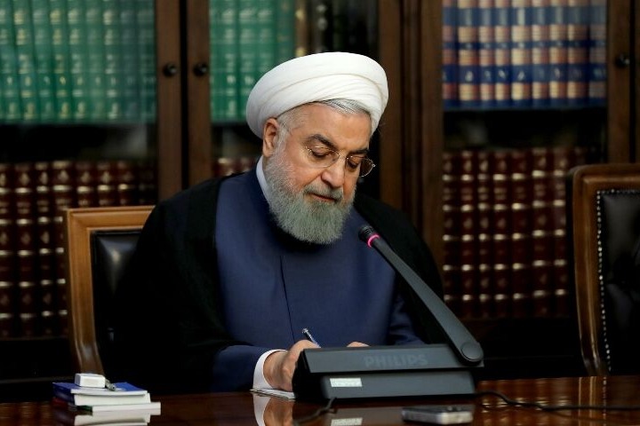 روحانی: به زودی در تولید کیت‌های آزمایشگاهی کرونا خودکفا می‌شویم