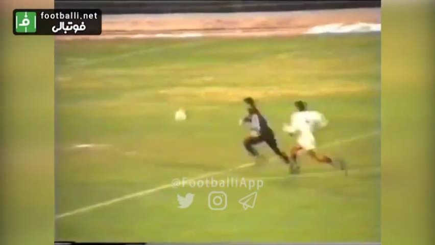 ويدئويى ناب و ديده نشده از عكس العمل تماشايى احمدرضاعابدزاده در بازى استقلال شاهين
