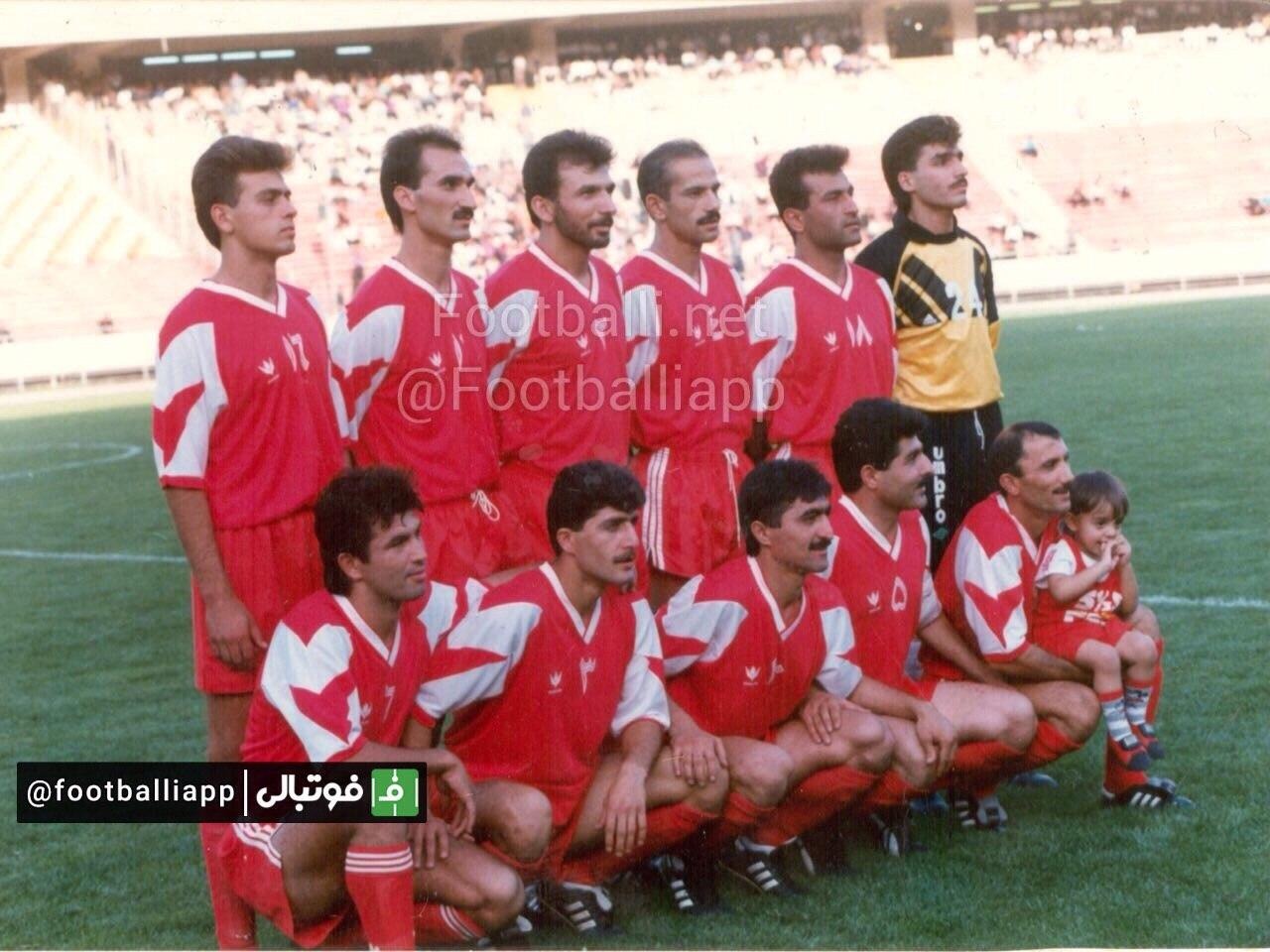 پرسپوليس نايب قهرمان سومين دوره جام آزادگان درسال ١٣٧٢ به مربيگرى على پروين تا نيم فصل اول و حميددرخشان در نيم فصل دوم