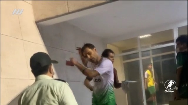 فوتبال برتر/ حواشی باورنکردنی و جنجالی بازی هوادار و آلومینیوم اراک