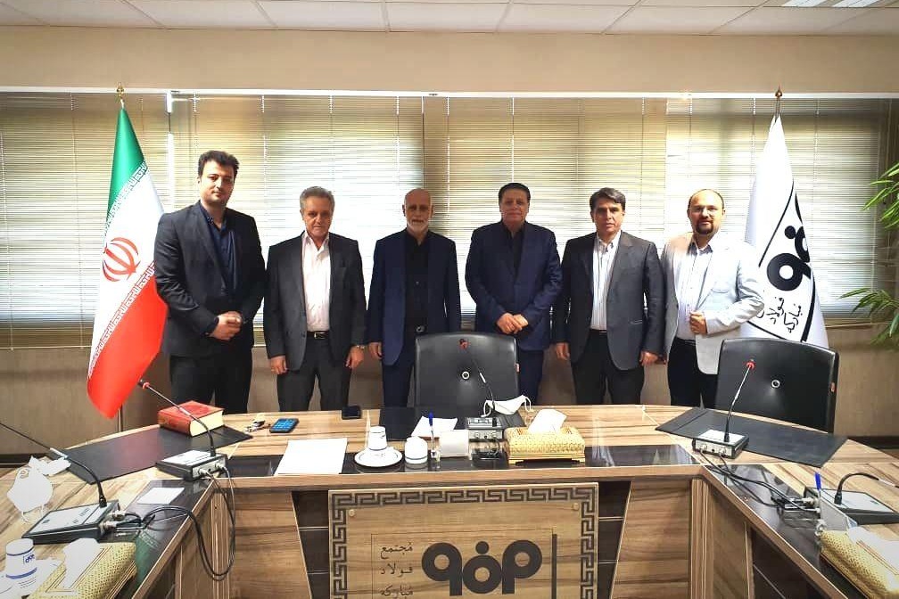 بازگشت آقای ابوالمشاغل به اصفهان/ ساکت از فدراسیون و سازمان لیگ رفت