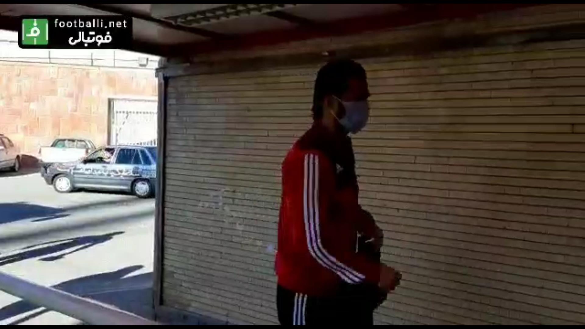 ورود بازیکنان تراکتور و نفت م.س به ورزشگاه یادگار امام