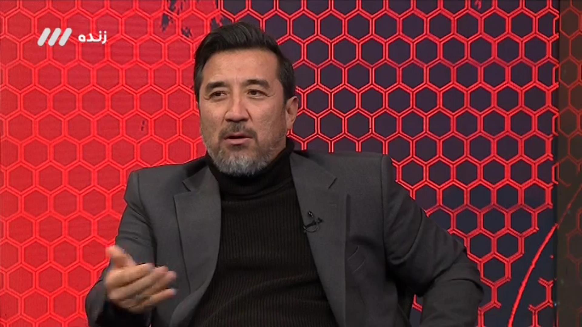 خداداد عزیزی: آرمان رمضانی به سیستم پرسپولیس نمی خورد