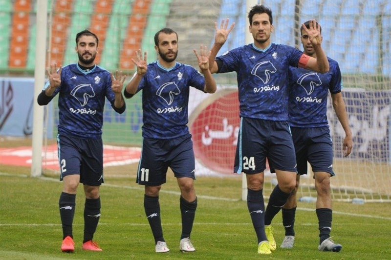 حاتمی: انگیزه بازیکنان مقابل پرسپولیس به ما کمک می‌کند/ انصاریان فراموش شدنی نیست