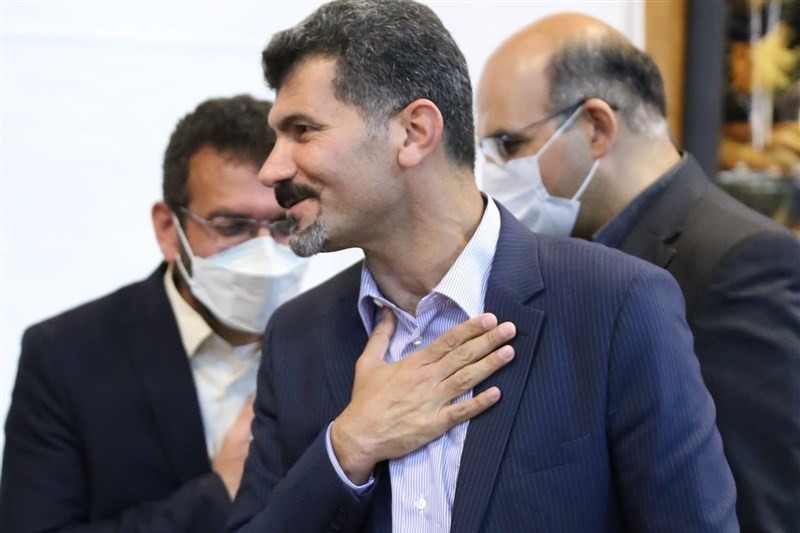 یزدی: بازیکنان ما را هوایی کردند اما موافق جدایی بازیکنی نیستم/ داور باید دروازه‌بان تراکتور را اخراج می‌کرد