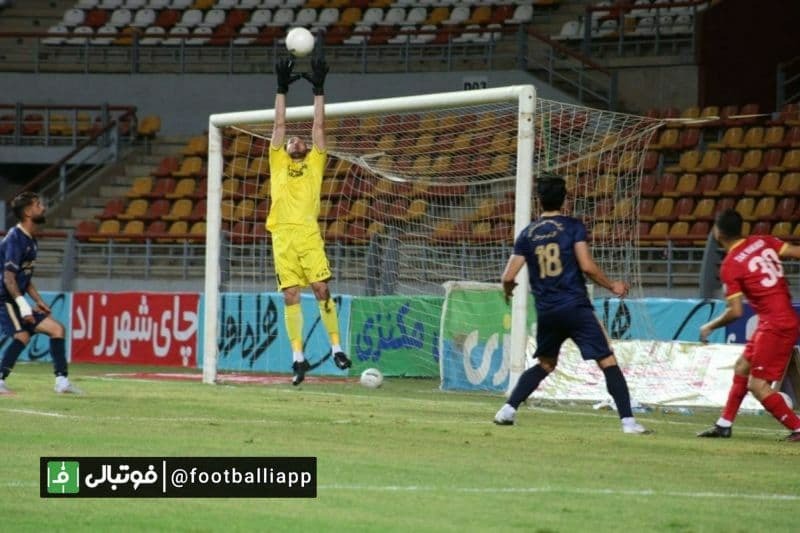 حقیقی: قرارداد ۹ ماهه ما ۱۹ ماه شد!