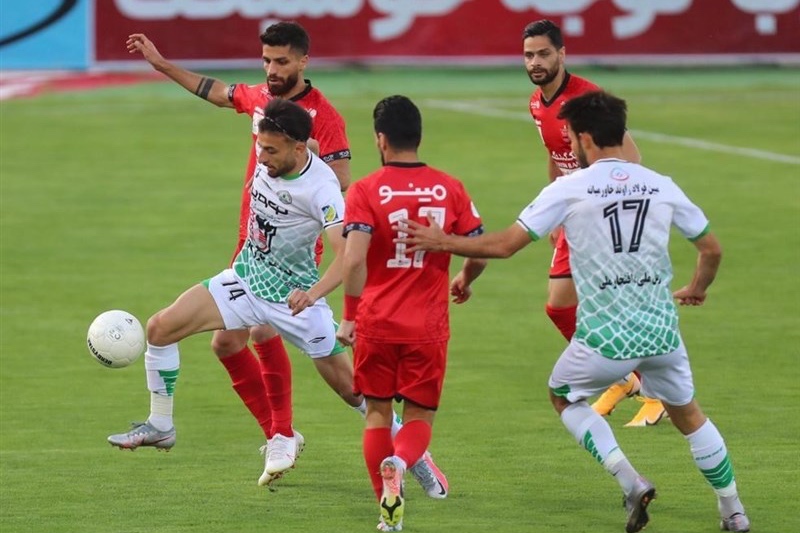 رجب‌زاده: وضعیت ذوب‌آهن خوب نیست، بازیکنان تکانی به خودشان بدهند/ تیم ملی با تعصب ایرانی می‌تواند صعود کند