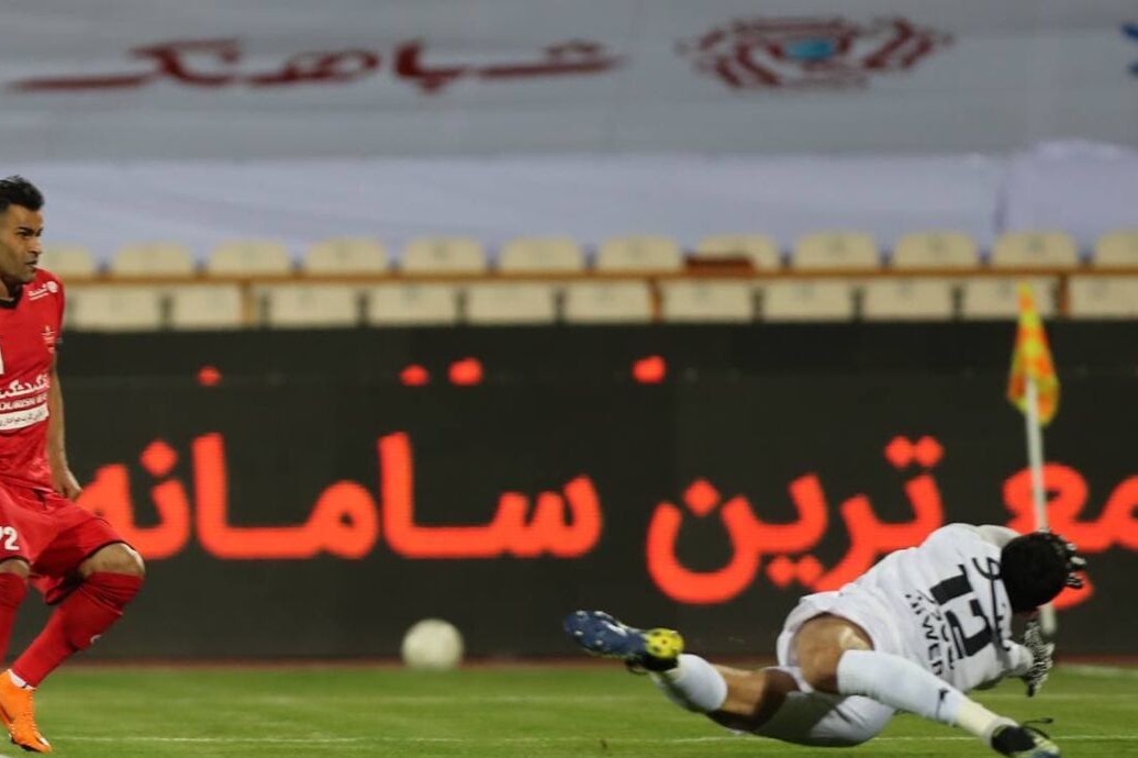 دروازه‌بان استقلال از پرسپولیس گل خورد و رفت
