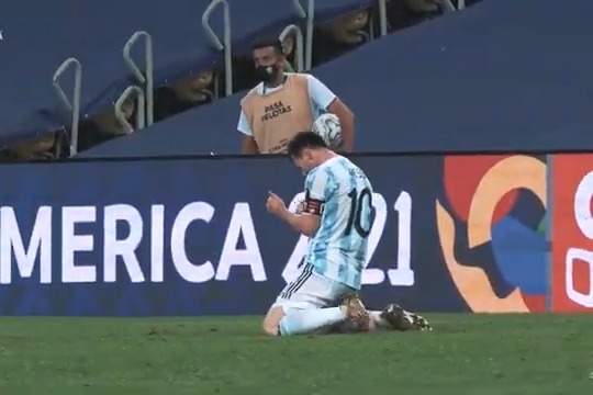 کلیپ جذاب از بازی آرژانتین 1-0 برزیل و اولین قهرمانی مسی در رده ملی