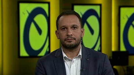 خداداد افشاریان: کرمانشاهی به دلیل اشتباه در بازی بادران و ملوان محروم نشده است و محرومیت وی را تکذیب میکنم